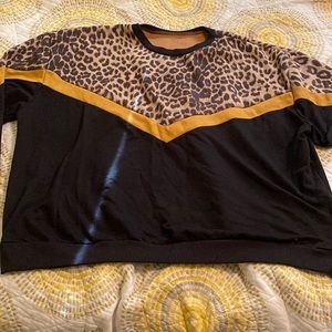 Women’s Oversized Leopard Sweatshirt